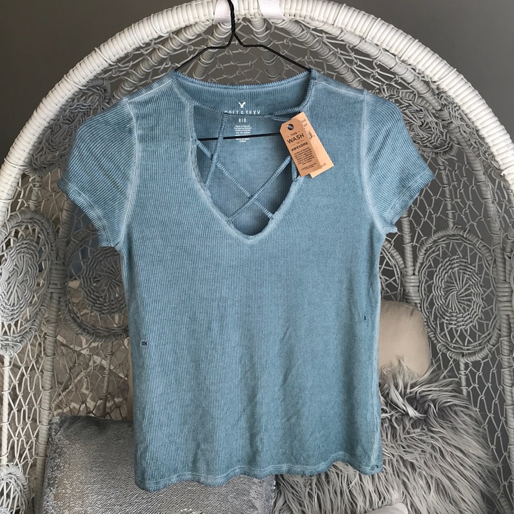 Women’s American Eagle torquiest shirts